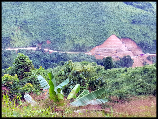 The large landslip repair a few kilometres down from the Phu Khoun rest stop.