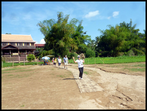 Exiting the Pak Ou restaurant and departing down the Mekong.