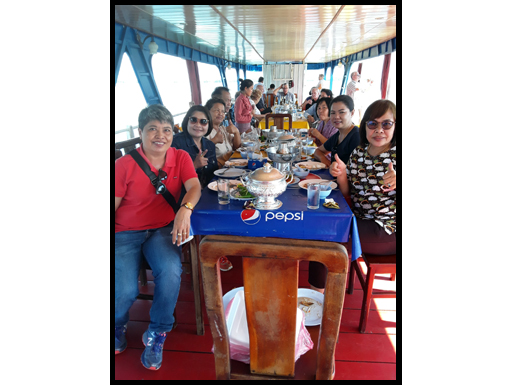 Lunch on the good ship Nam Ngum