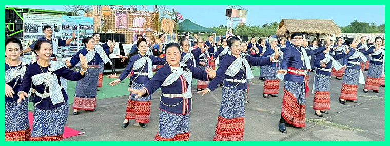The first traditional Thai dance troop performes for their audience.